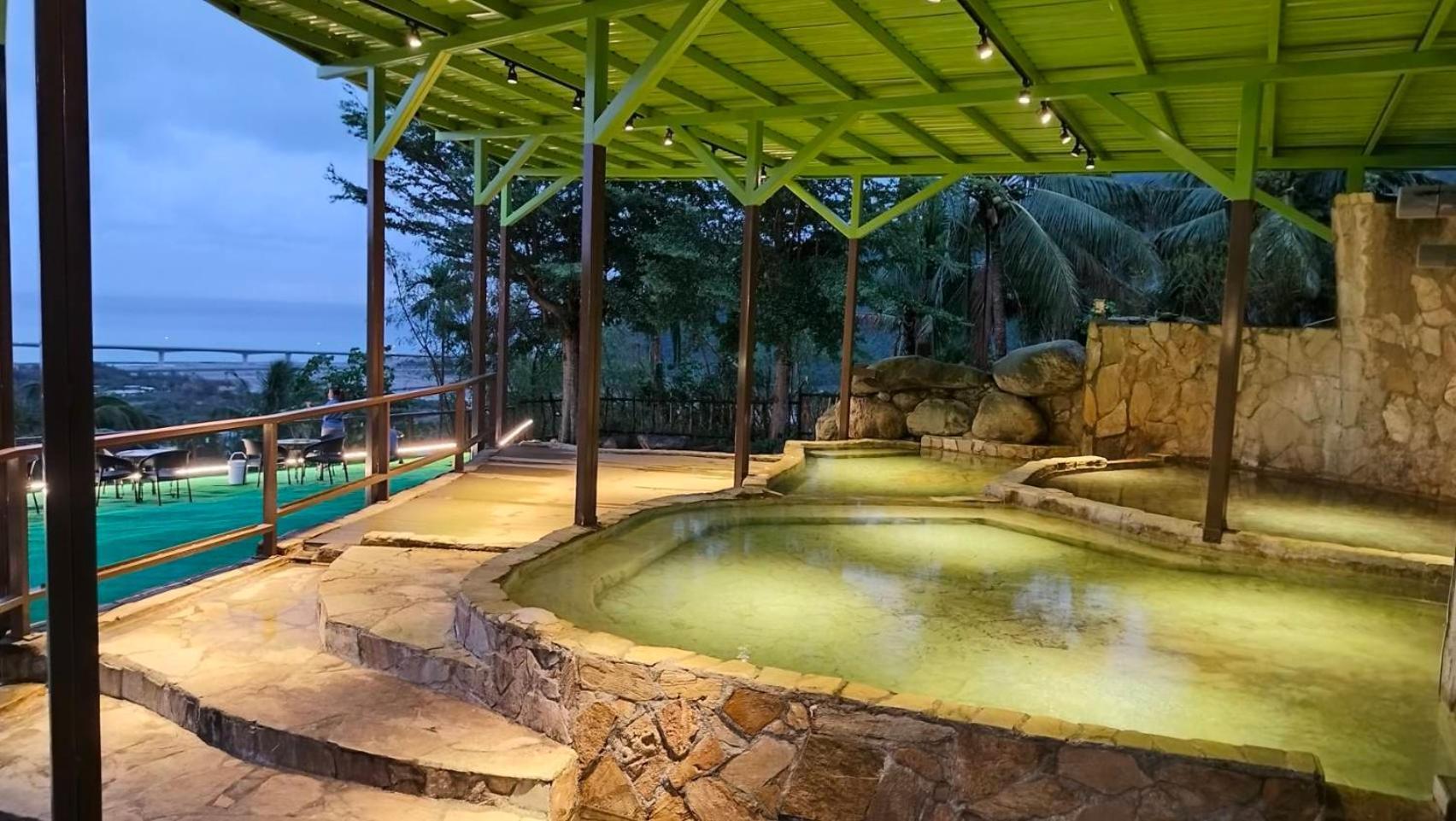 לינה וארוחת בוקר טאימאלי 山水妍溫泉會館-台東館 מראה חיצוני תמונה